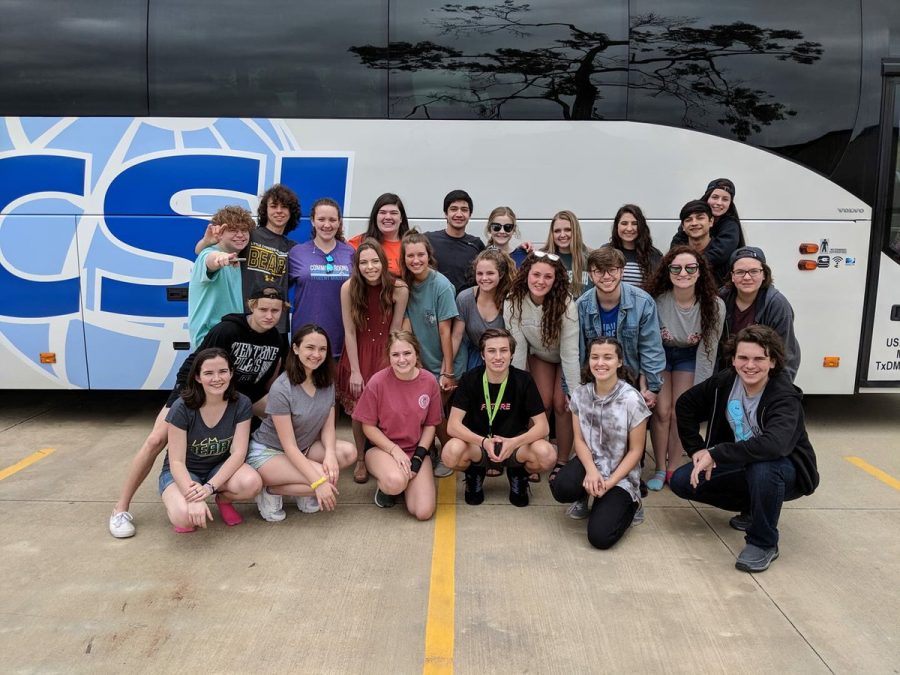 The One Act Play cast and crew gets ready to depart for State. 