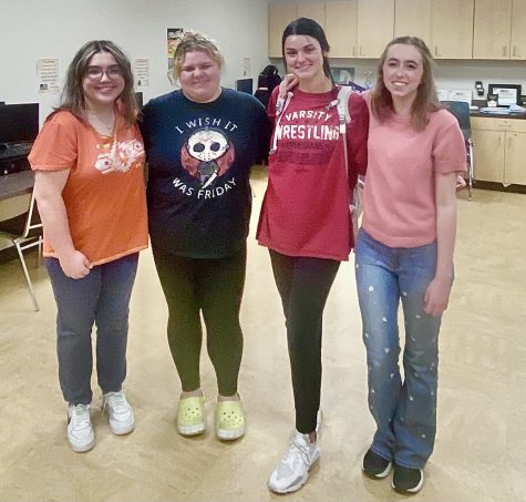 Staff writer Camille Kelly shares what she will miss the most about this years LCM Bear Facts seniors. Pictured from left to right are sophomore Rayna Christy, senior LeAnn Rodgers, senior Elaina Forester, and sophomore Camille Kelly. 