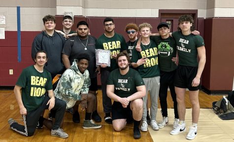 Powerlifters compete at Regionals