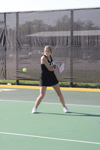 Fall tennis clinches district with win over Vidor